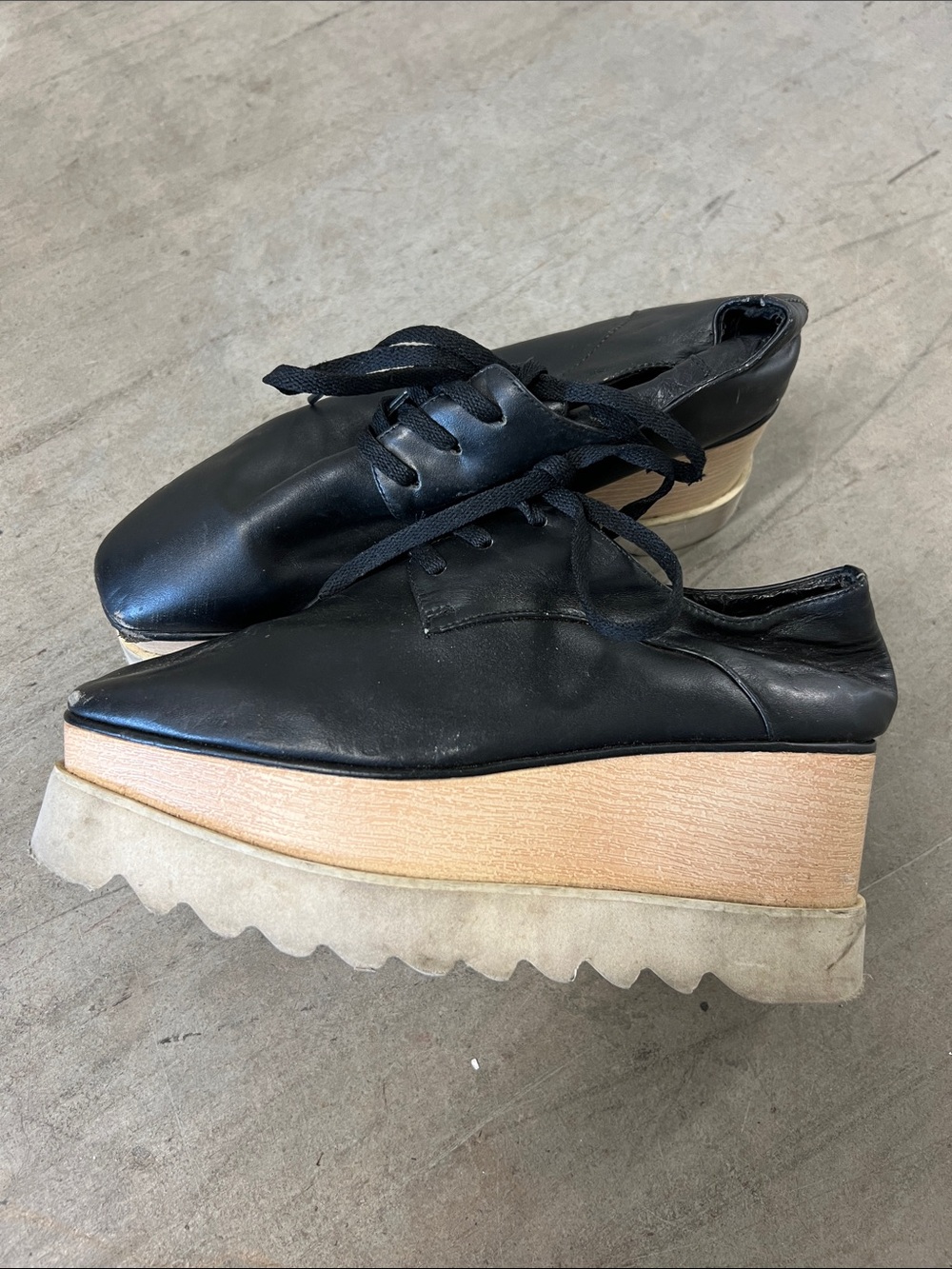 Women's Black Lace-Up Platform Booties with Sculpted Wood Midsole